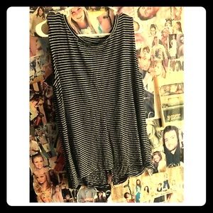 Black & white striped sleeveless shirt